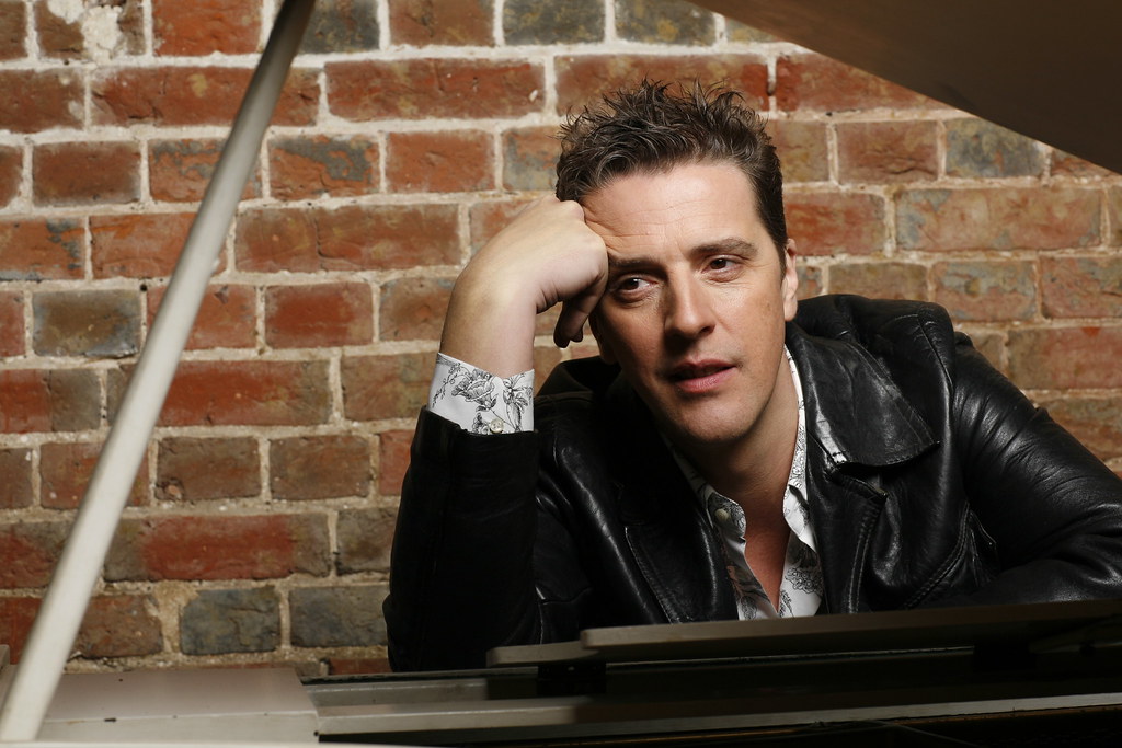 Meet the Artist – Harry The Piano – The Cross-Eyed Pianist