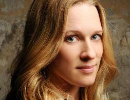 publicity photo.jpg.cropped525x195o73,-13s377x259